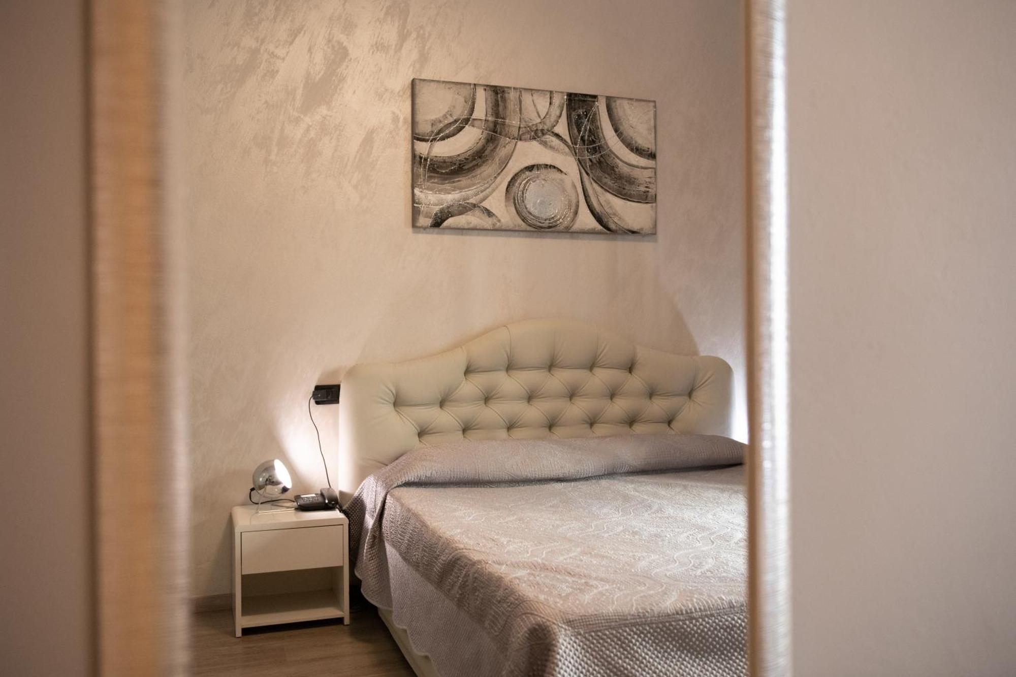 Alessi Appartamenti Desenzano del Garda Zewnętrze zdjęcie