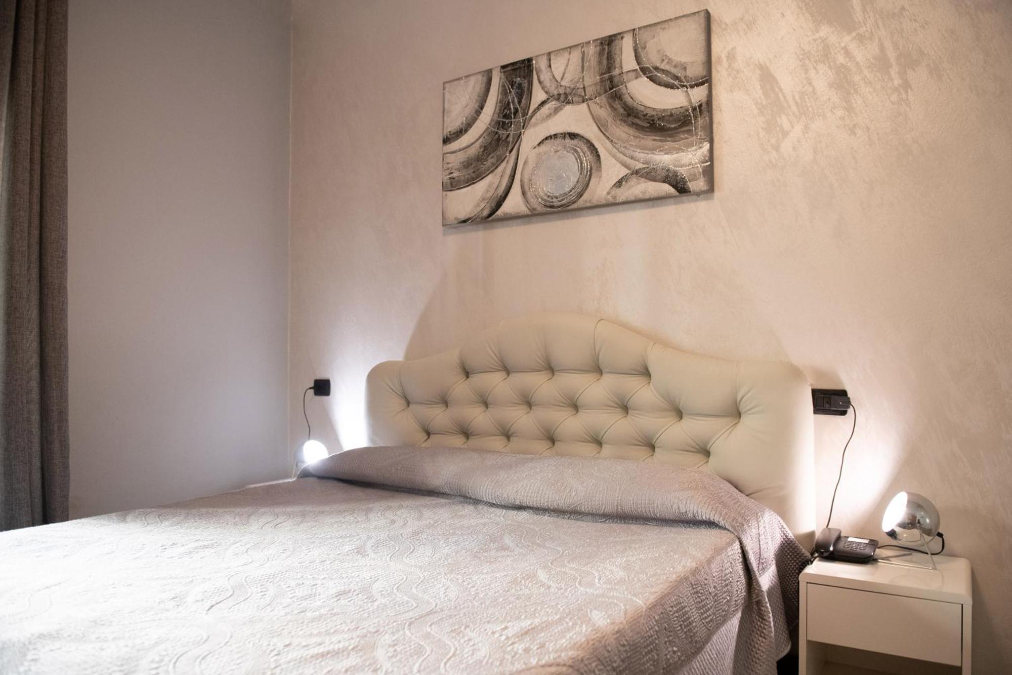 Alessi Appartamenti Desenzano del Garda Zewnętrze zdjęcie