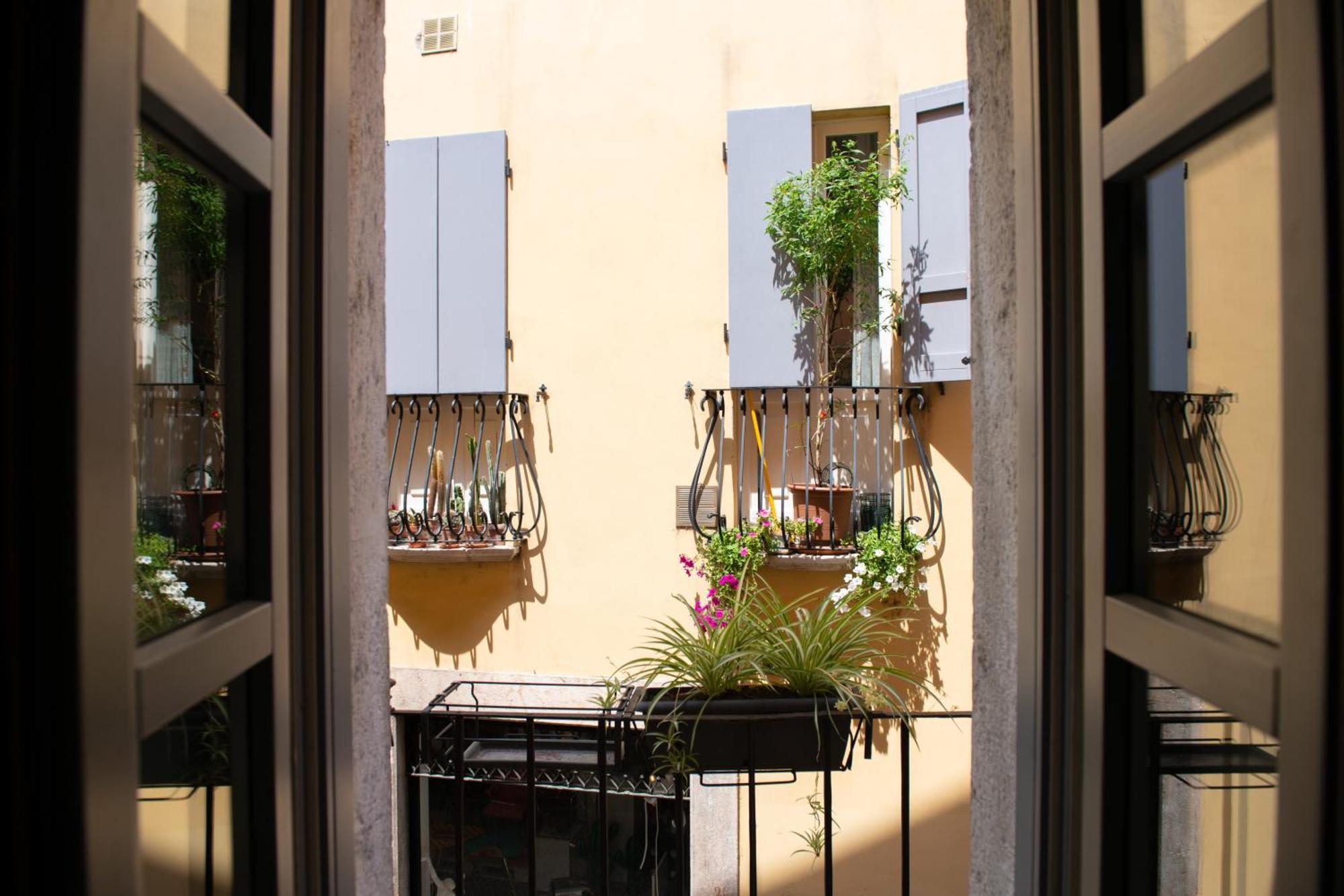 Alessi Appartamenti Desenzano del Garda Zewnętrze zdjęcie