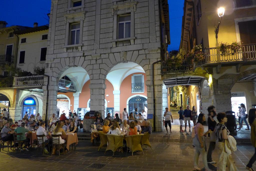Alessi Appartamenti Desenzano del Garda Zewnętrze zdjęcie